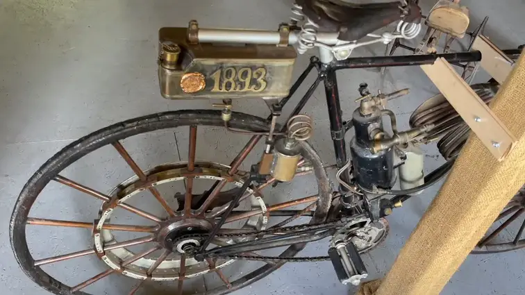 The oldest motorcycle in Ukraine is in the Kamianske museum
