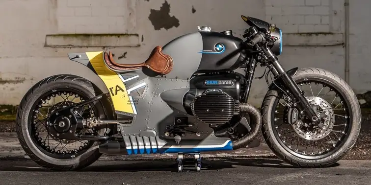 BMW presents retro motorcycle in aviation style