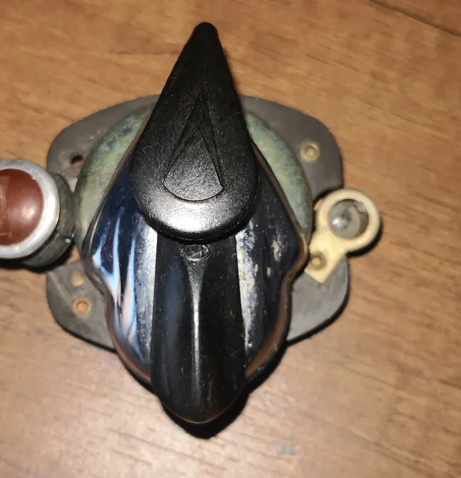 Lock with key cover fuse M72, M75 ,K750, K650, M61, M62, M63, M66 original. — Photo 2